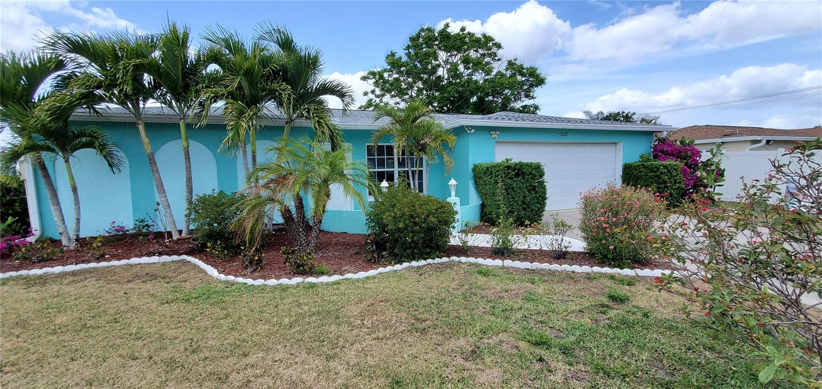 Rental property at 637 BRIARWOOD RD, VENICE, FL - 2 bed, 2 bath - $2,200/month