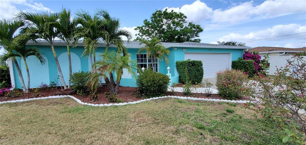 Rental property at 637 BRIARWOOD RD, VENICE, FL - 2 bed, 2 bath - $2,450/month