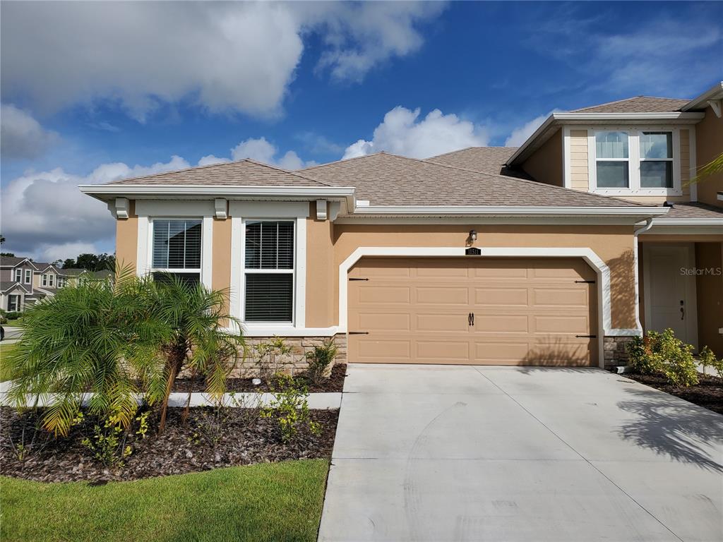 Rental property at 11511 ROLLING GREEN DR, BRADENTON, FL - 2 bed, 2 bath - $2,495/month