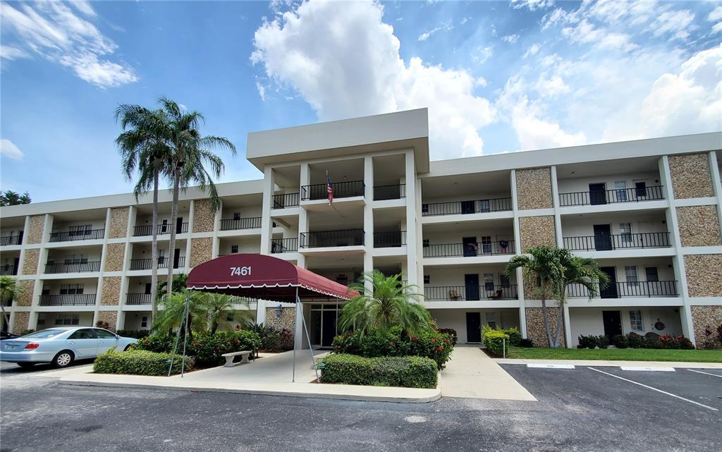 Rental property at 7461 W COUNTRY CLUB DR N #206, SARASOTA, FL - 1 bed, 2 bath - $1,280/month