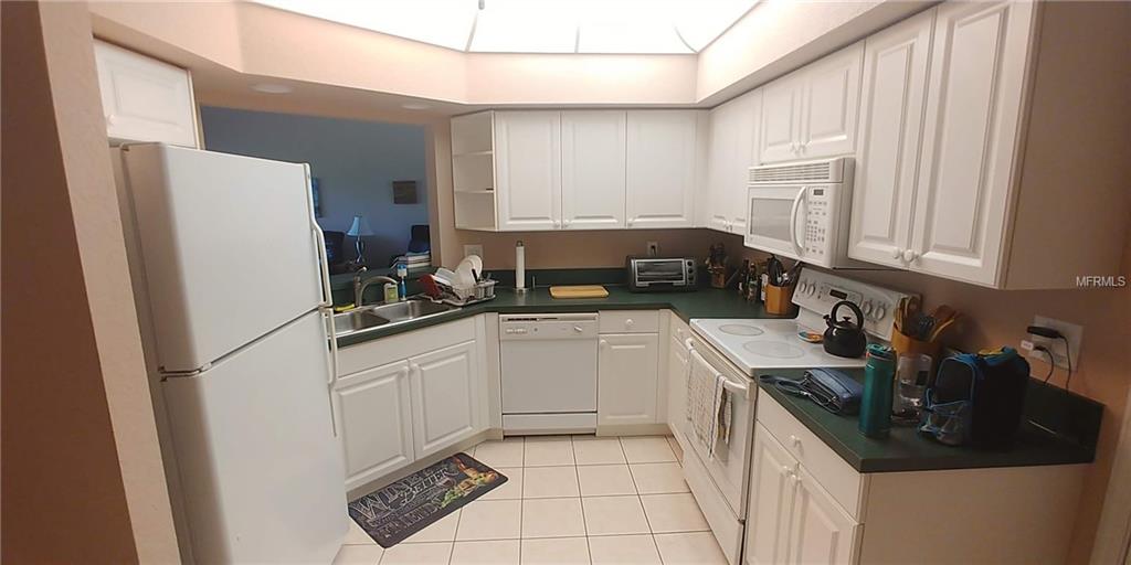 Rental property at 6406 BAY CEDAR LN, BRADENTON, FL - 2 bed, 2 bath - $1,400/month